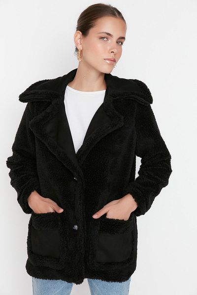 Trendyol Collection Μαύρο βελούδινο παλτό με φαρδύ κόψιμο Oversize Suede με λεπτομερή κουμπιά TWOAW22KB0073