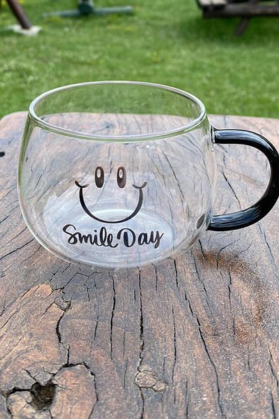 PİNK DESİGN KİTCHEN Smile Mug Smiling Face Glass Cup with Emoji Glass Mug with Black Handle 400 ml