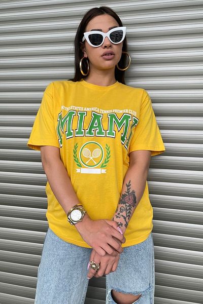 MODAGEN Γυναικείο μπλουζάκι Miami Oversize με στάμπα κίτρινο