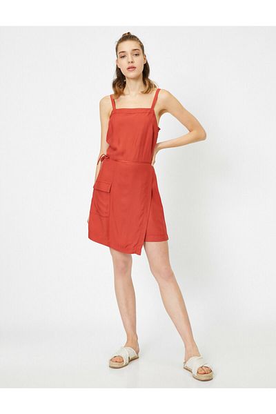 Koton Damen-Jumpsuit mit Trägertaschen und Details