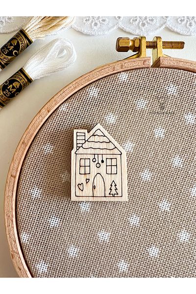Hobianna Wooden Magnet Needle Holder Home