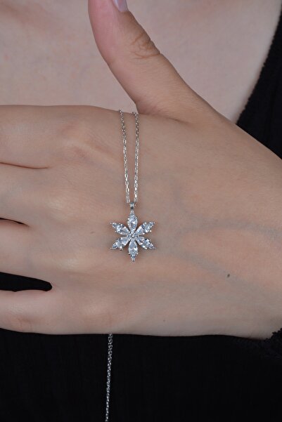 ESSARE 925 Ayar Beyaz Taşlı Çiçek Kolye Kadın Gümüş Kolye