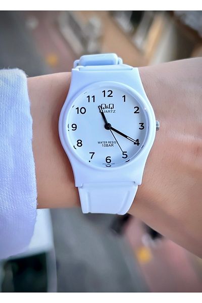 Q&Q Unisex Wristwatch Silicone Cord Waterproof Teenager Watch Sports Model