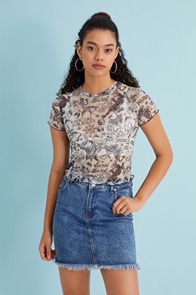 Bukamiss Bluză transparentă din tul cu mânecă scurtă cu model de tatuaje Old ...