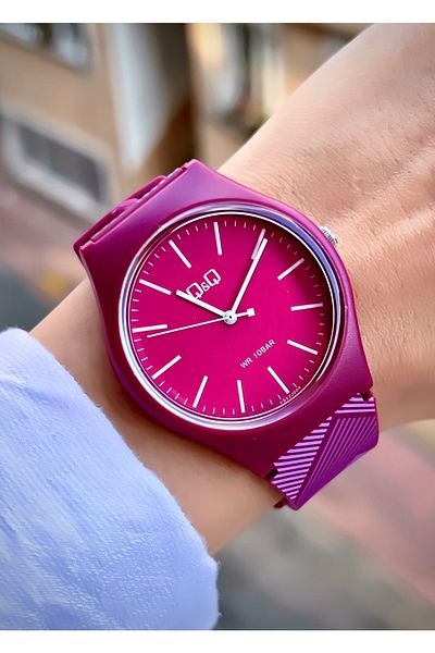 Q&Q Unisex Wristwatch Silicone Cord Waterproof Teenager Watch Sports Model