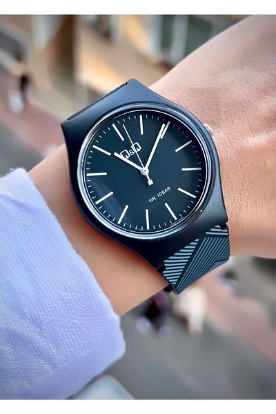 Q&Q Unisex Wristwatch Silicone Cord Waterproof Teenager Watch Sports Model