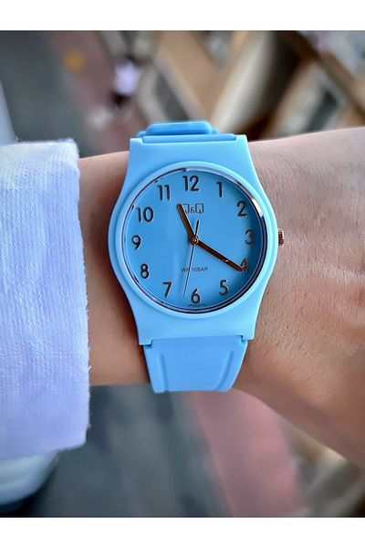 Q&Q Unisex Wristwatch Silicone Cord Waterproof Teenager Watch Sports Model