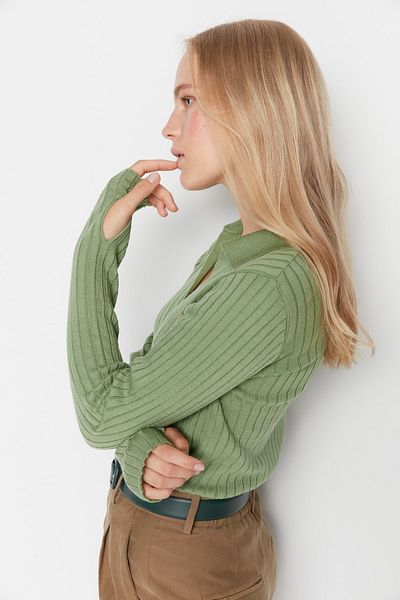 Trendyol Collection Mintfarbener Pullover mit Rollkragen und Rollkragen TWOAW21KZ1113