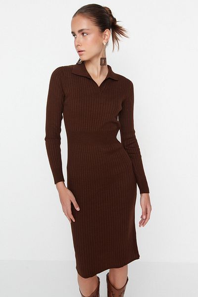 Trendyol Collection Μίντι Πλεκτό Φόρεμα Polo Neck - Καφέ TWOAW22EL1376