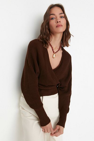 Trendyol Collection Brauner zweireihiger Strickpullover TWOAW21KZ1277