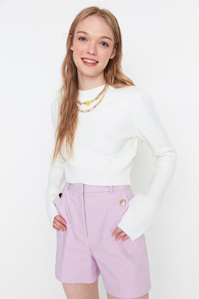 Trendyol Collection Sweter z miękkiej teksturowanej dzianiny w kolorze ecru TWOAW23KZ00730