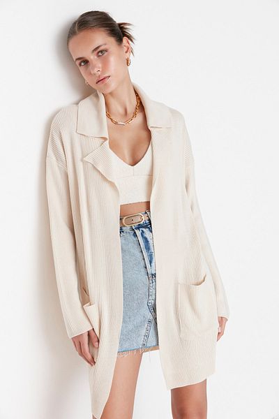 Trendyol Collection Beige Strick-Cardigan mit Taschendetail TWOAW23HI00161