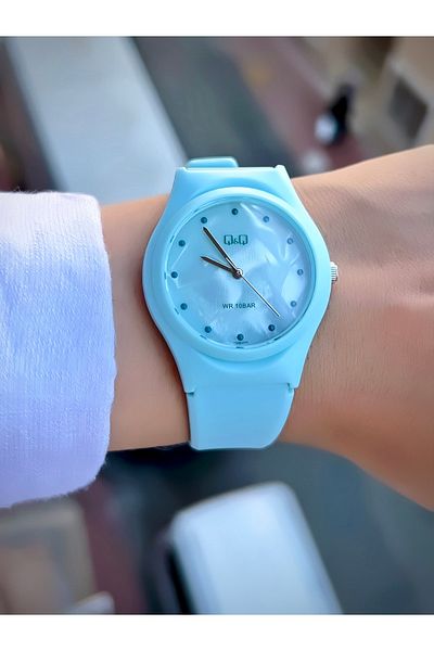 Q&Q Unisex Wristwatch Silicone Cord Waterproof Teenager Watch Sports Model