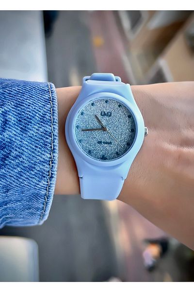 Q&Q Unisex Wristwatch Silicone Cord Waterproof Teenager Watch Sports Model