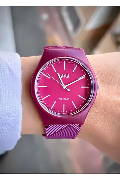 Q&Q Unisex Wristwatch Silicone Cord Waterproof Teenager Watch Sports Model