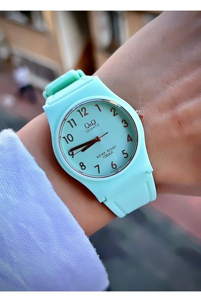 Q&Q Unisex Wristwatch Silicone Cord Waterproof Teenager Watch Sports Model