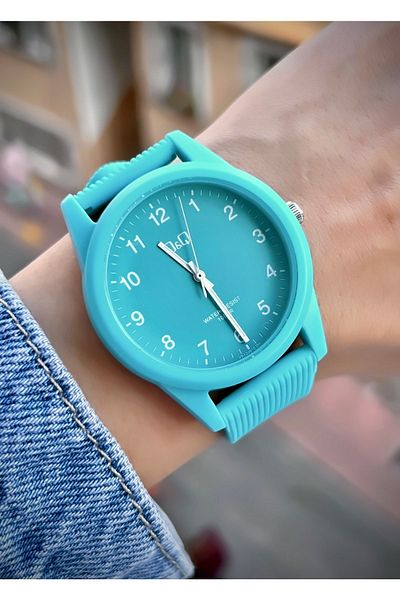Q&Q Unisex Wristwatch Silicone Cord Waterproof Teenager Watch Sports Model