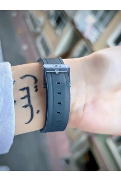 Q&Q Unisex Wristwatch Silicone Cord Waterproof Teenager Watch Sports Model