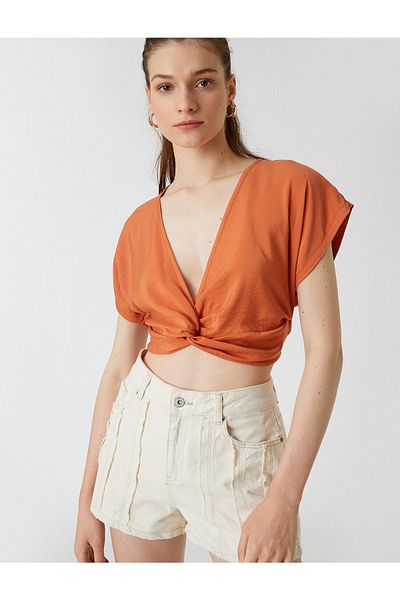 Koton Detailliert geschnittene Crop-Bluse