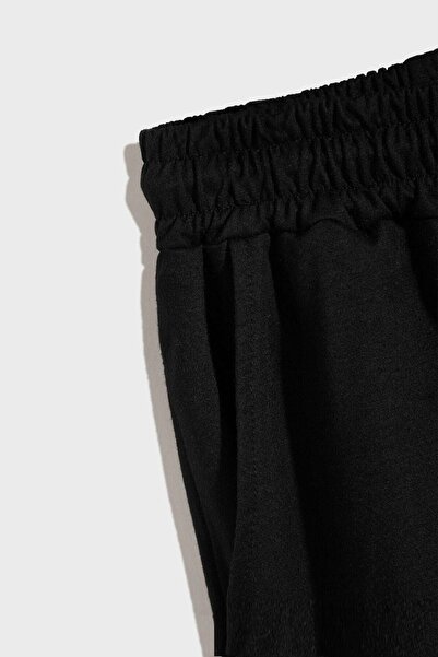 MODAGEN Pantaloni scurți unisex negri cu imprimeu Chicago