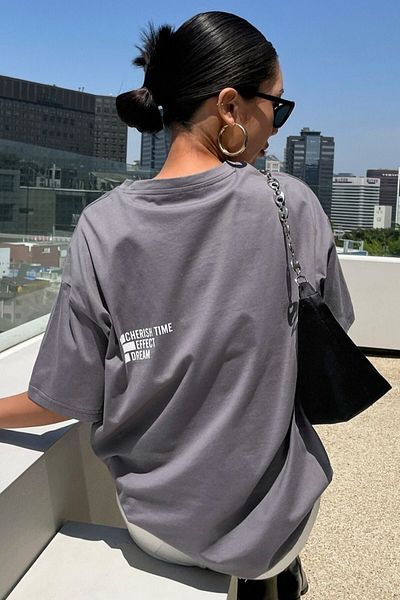 MODAGEN Γυναικείο μπλουζάκι Stone Grey Cherish Time Printed Oversize