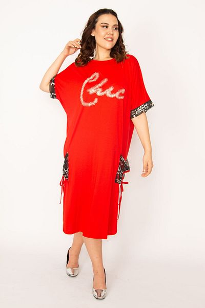 Şans Großes rotes Damenkleid aus Viskose mit Taschen und Ärmeln aus Mesh mit detailliertem Steinmuster 65n33166