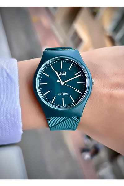 Q&Q Unisex Wristwatch Silicone Cord Waterproof Teenager Watch Sports Model