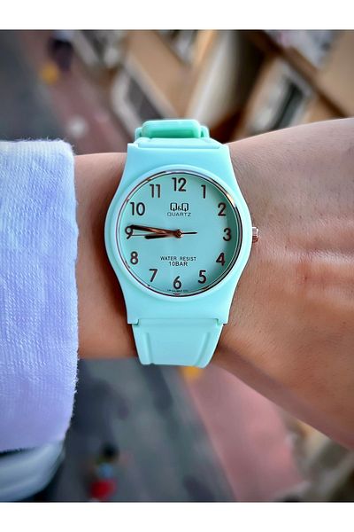 Q&Q Unisex Wristwatch Silicone Cord Waterproof Teenager Watch Sports Model