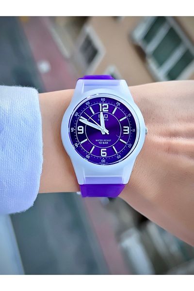 Q&Q Unisex Wristwatch Silicone Cord Waterproof Teenager Watch Sports Model