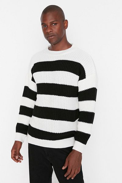 Trendyol Collection Μαύρο ριγέ πλεκτό πουλόβερ - Crew Neck TMNAW23KZ00106