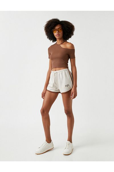 Koton Mini-College-Shorts mit Paspelierung und gebundener Taille