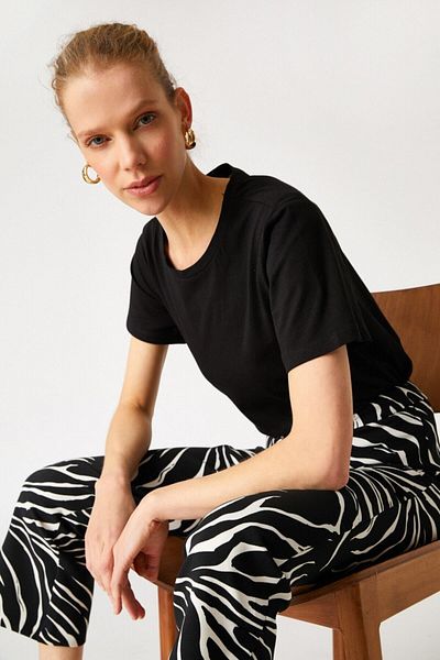 Koton Tricou de bază, din bumbac, cu mânecă scurtă, cu gâtul turnat