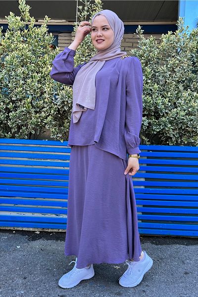İkoll Skirted Suit with Shoulder Chain Detail