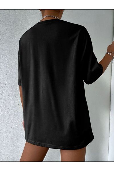 MOONBULL Bílé oversize tričko - dámské, Detail potisku obličeje