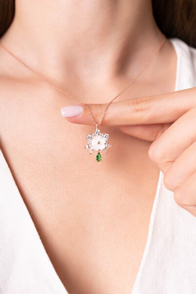 Forenza 925 Ayar Gümüş Rose Sedefli Manolya Çiçeği Zümrüt Sallatılı Kolye
