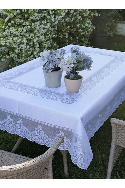 Papion Home Tile Patterned Knitted Tablecloth