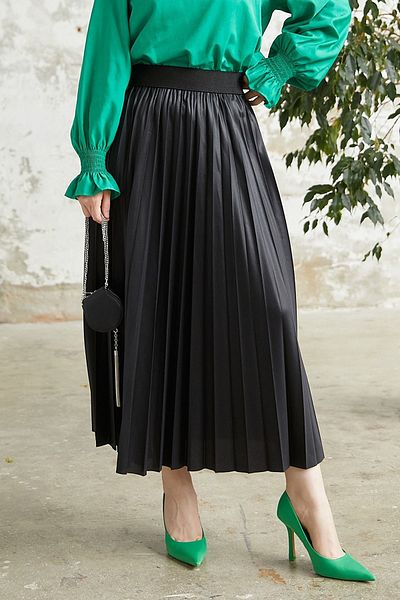 InStyle Spódnica Alfea o wyglądzie skóry - czarna