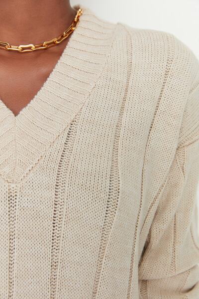 Trendyol Collection Bézs méretű, V-nyakú pulóver nadrág kötöttáru felső és alsó készlet