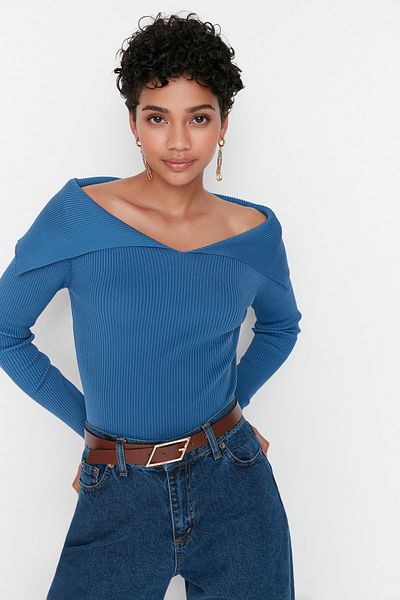 Trendyol Collection Indigo Carmen galléros kötöttáru pulóver TWOAW22KZ0993