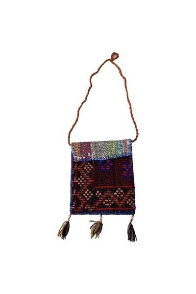 Kırmızı Sanat Evi Anadolu Kilimlerinden %100 Yün Kök Boya Ve Orijinal El Yapı...