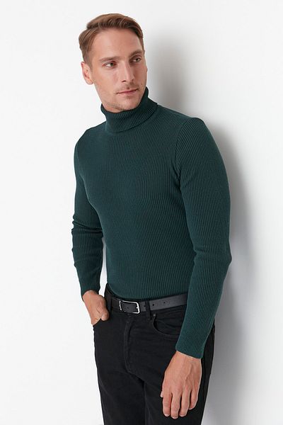 Trendyol Collection Smaragdgrüner Slim-Fit-Rollkragenpullover aus Baumwolle mit Zopfmuster TMNAW20MG0031