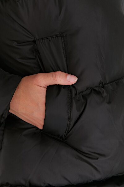 Trendyol Collection Prošívaná bunda