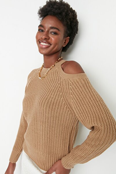 Trendyol Collection Светлокафяв пуловер от трикотаж с изрязани детайли TWOAW23KZ00530