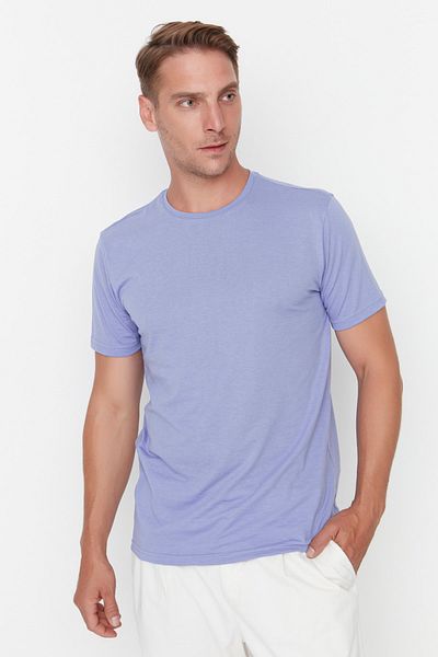 Trendyol Collection Lilafarbenes T-Shirt mit Rundhalsausschnitt und kurzen Ärmeln – Regular Fit TMNSS22TS0271
