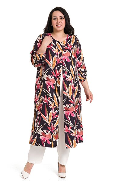 DISENTIS MODEST Jachetă de damă, cu gât rotund, cu mâneci pliate, buzunare la...