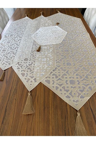 NURHAN HOME COLLECTION Set Sufragerie Model Selgiuk Color Miere 4 Piese