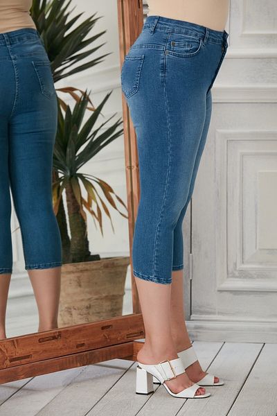 RMG Plus Size Blue Denim Capri