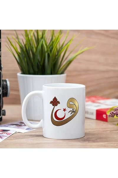 sıradışıhediyem كوب بطبعة Vav