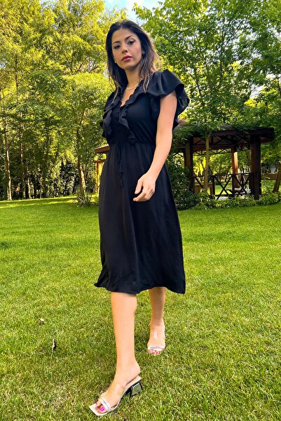 Neşeli Butik Ženska haljina Ayrobin sa crnim ovratnikom i rukavima, detaljom ...