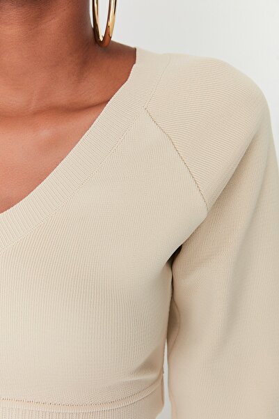 Trendyol Collection Pletený svetr s výstřihem do V